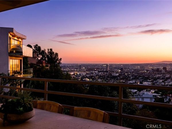 8448 Franklin, Los Angeles, CA 90069