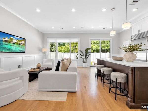 22 Gabriel Court 22, Unit 22, PARAMUS, NJ 07652