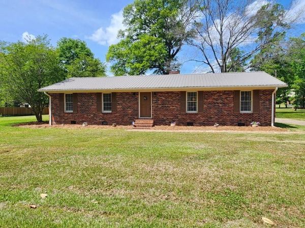 111 Blackwell St., Tupelo, MS 38804