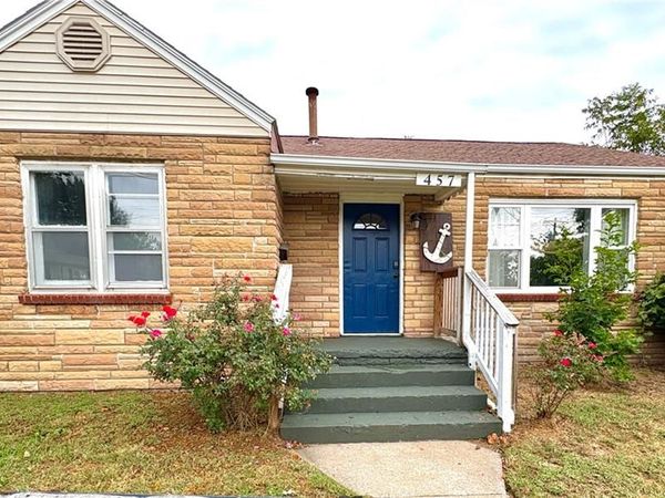 457 E Market Street, Warrensburg, MO 64093