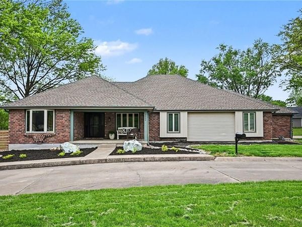 2000 June Street, Excelsior Springs, MO 64024