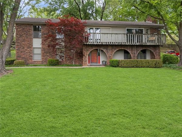 7610 NW Westside Drive, Weatherby Lake, MO 64152