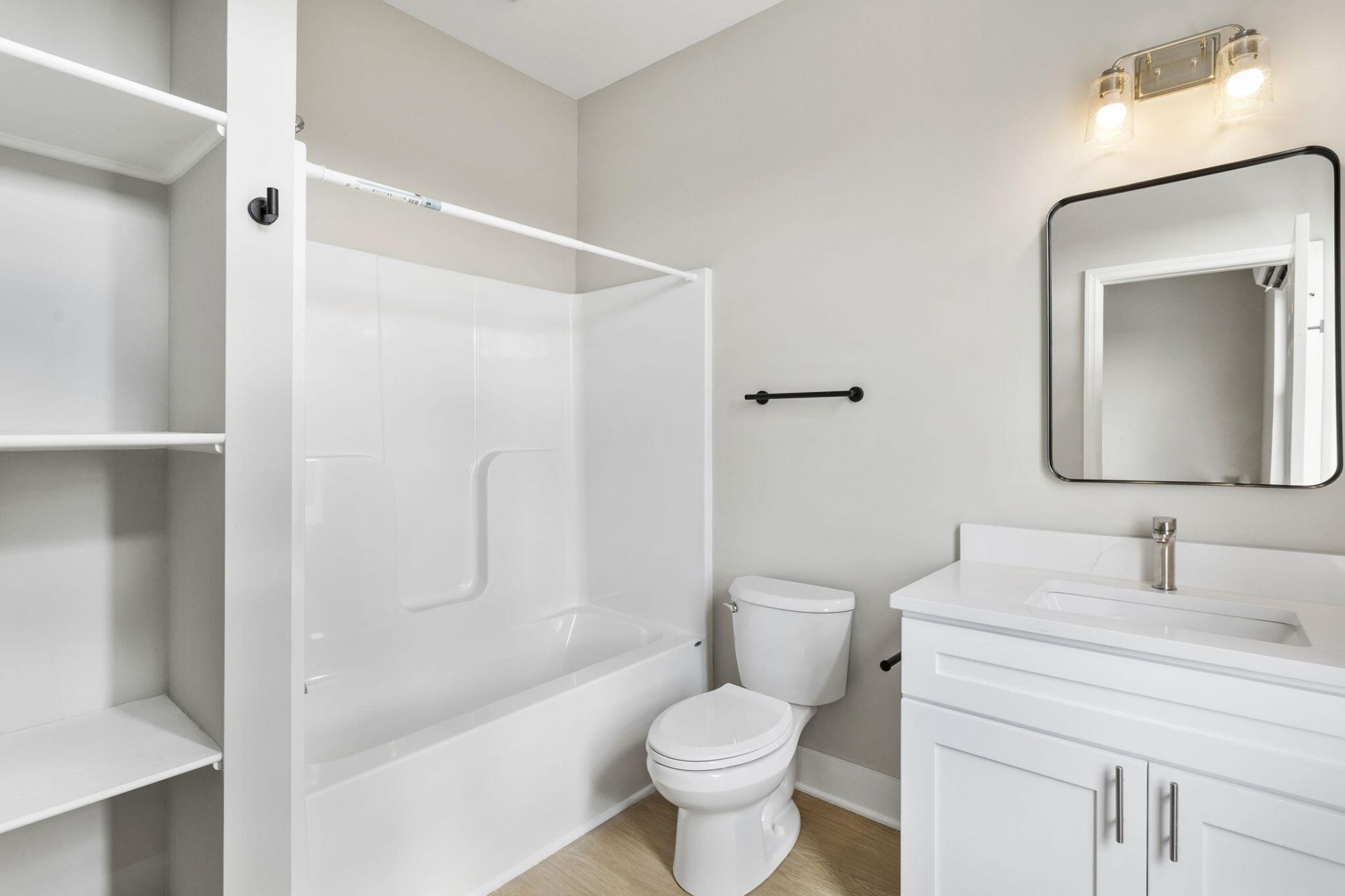 2028 Arbutus Avenue Photo 11