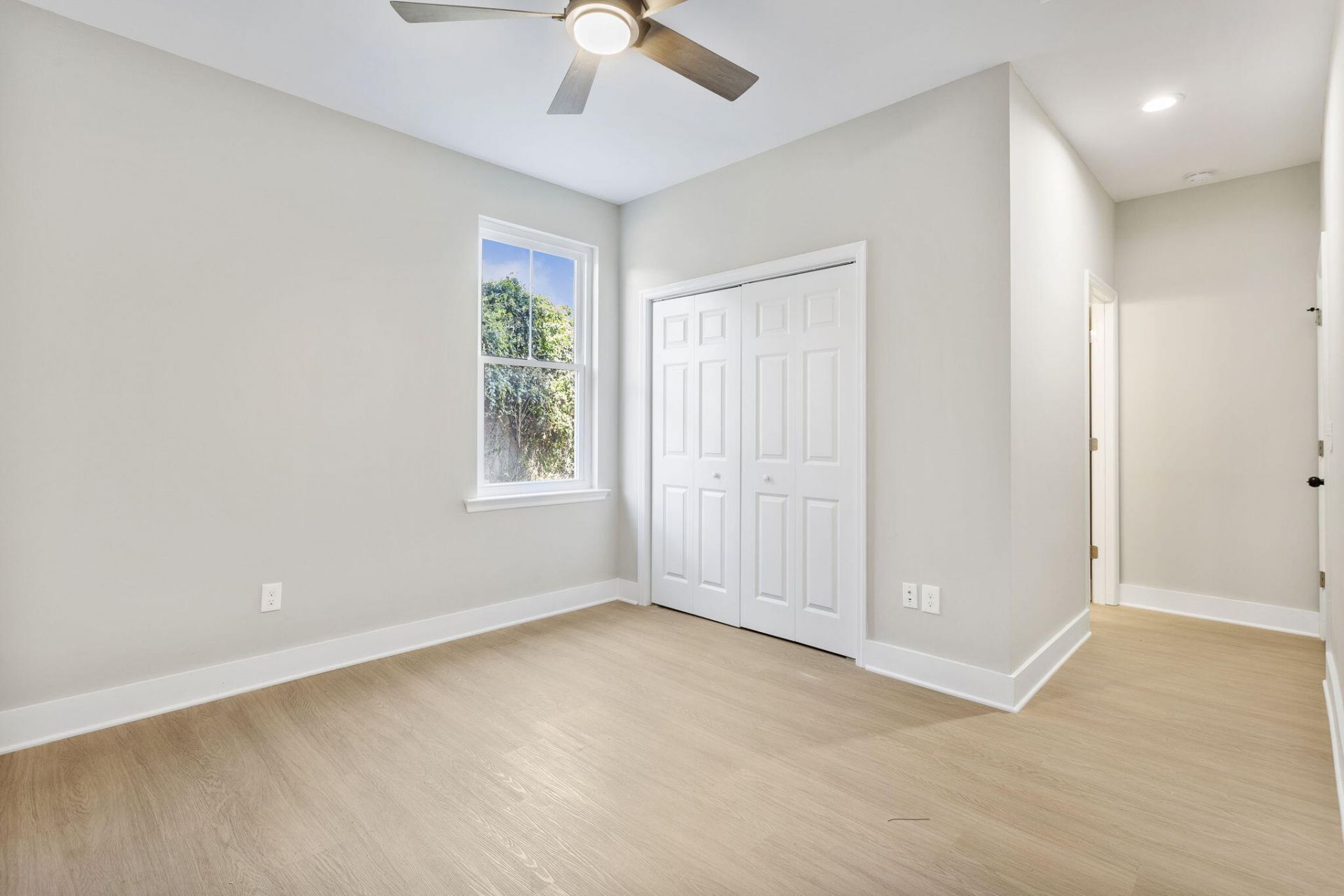 2028 Arbutus Avenue Photo 13