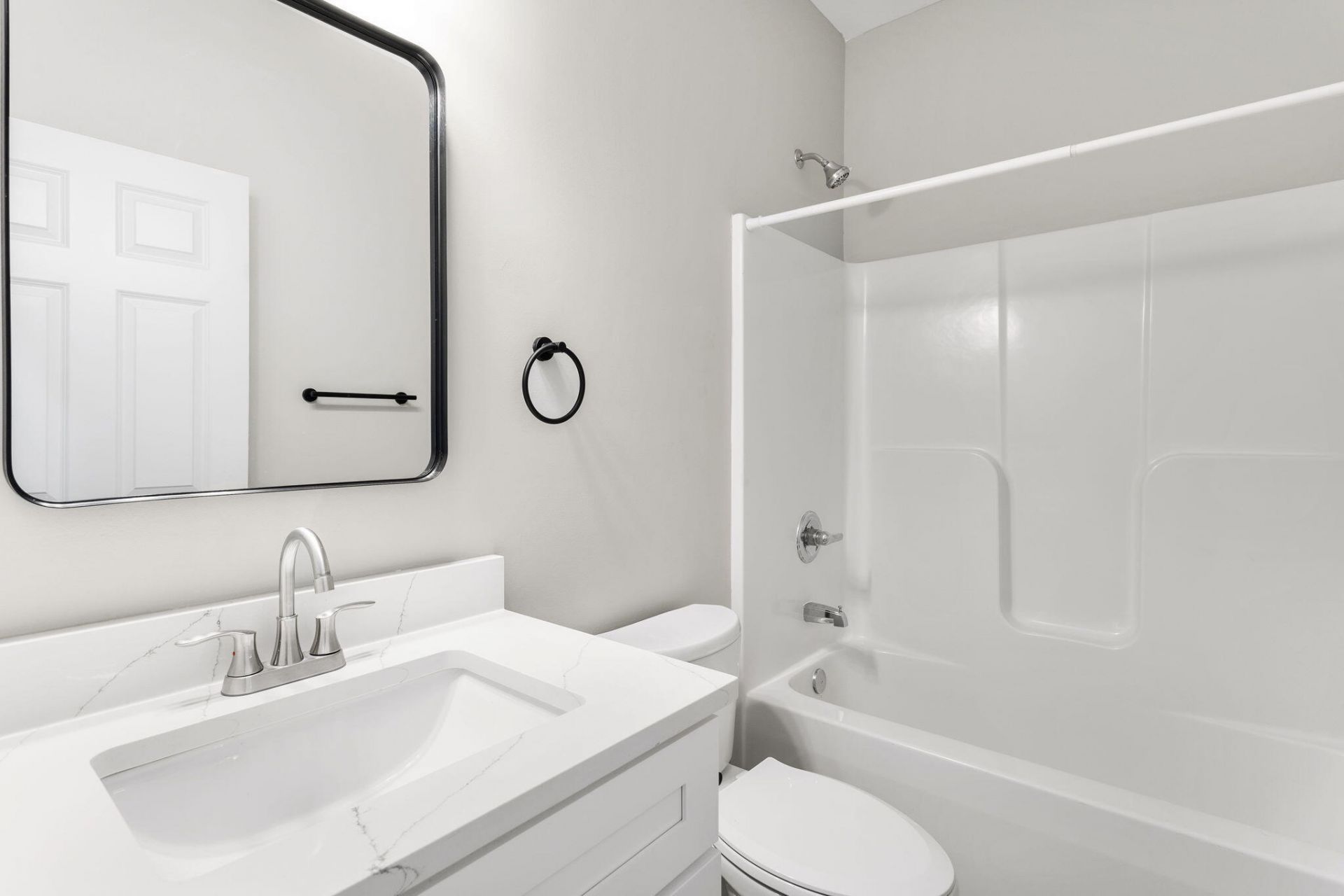 2028 Arbutus Avenue Photo 16