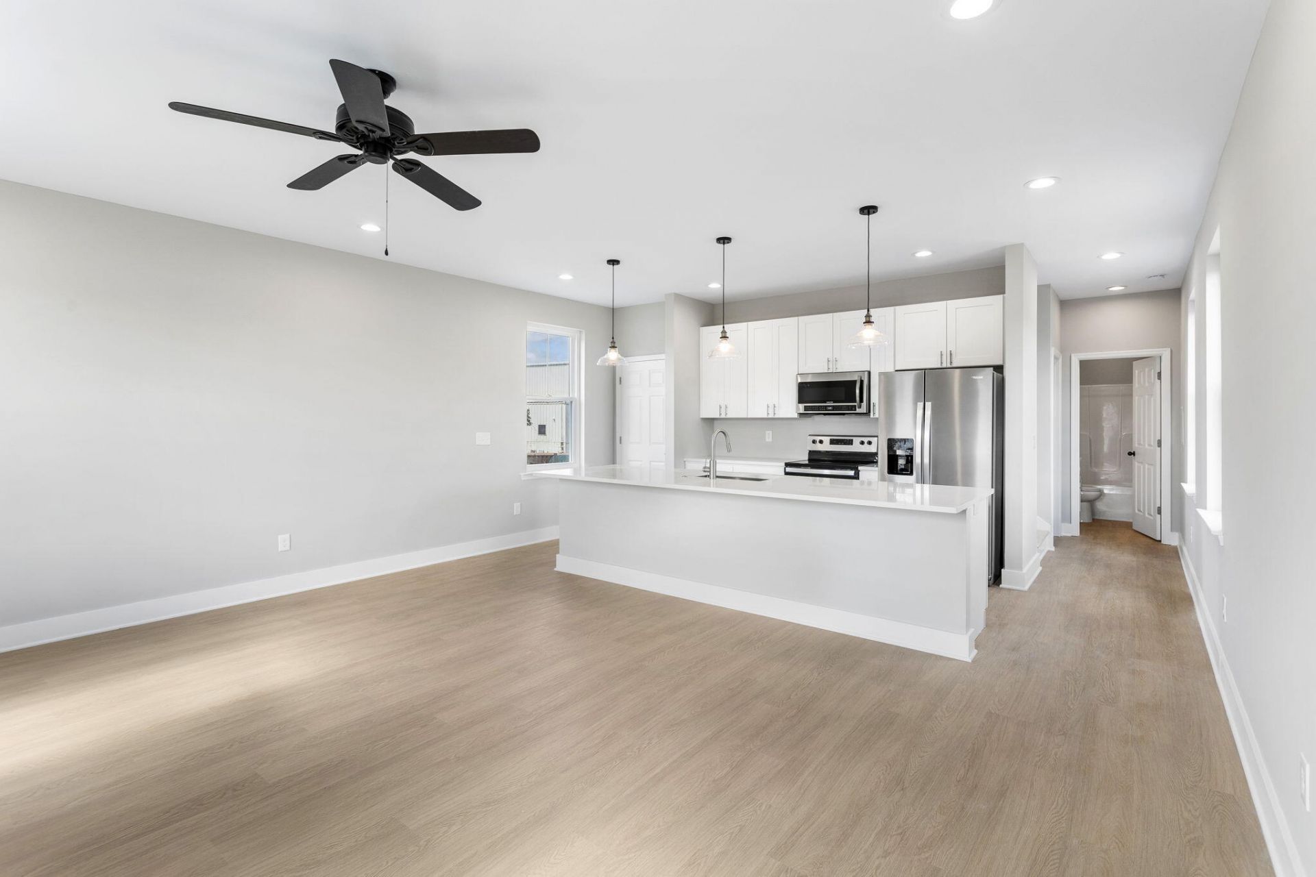 2028 Arbutus Avenue Photo 7