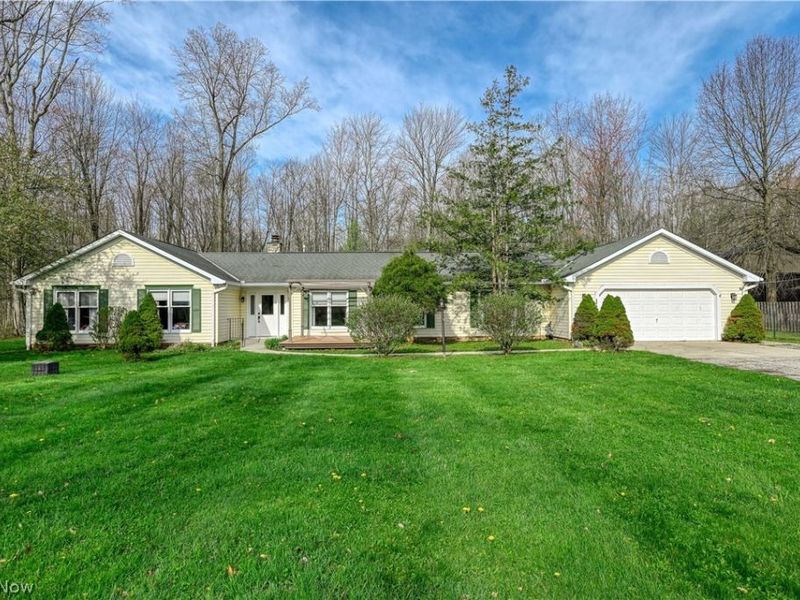 8873 Cooley Road, Ravenna, OH 44266 Photo 1