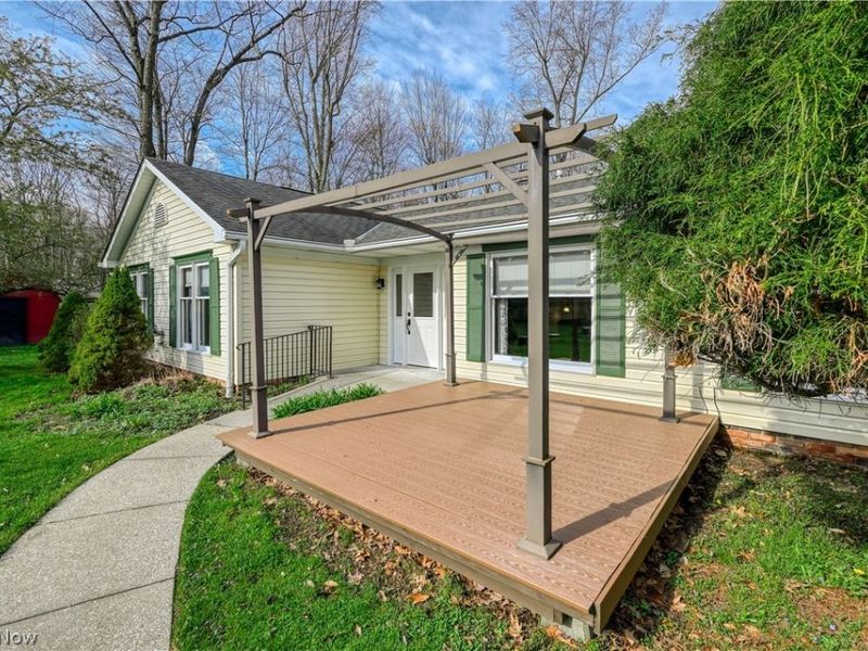 8873 Cooley Road, Ravenna, OH 44266 Photo 3