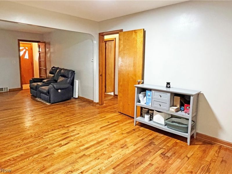 470 Sumatra Avenue, Akron, OH 44305 Photo 8