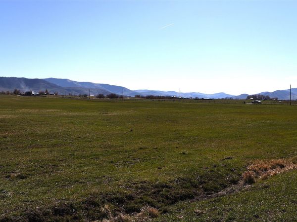 180 Patton Road , Lonepine, MT 59848