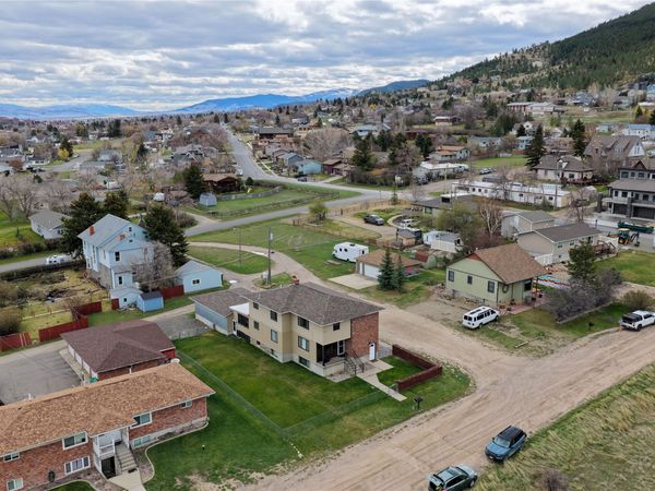 917 Elizabeth Street , Helena, MT 59601