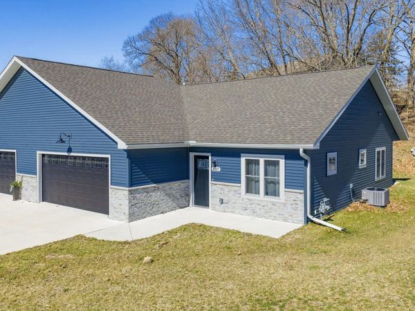 1007 Rusalka Circle, Reedsburg, WI 53959