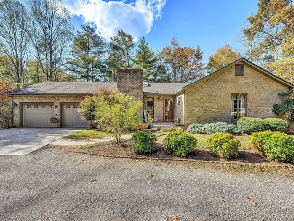 1527 Quail DR , Goodview, VA 24095