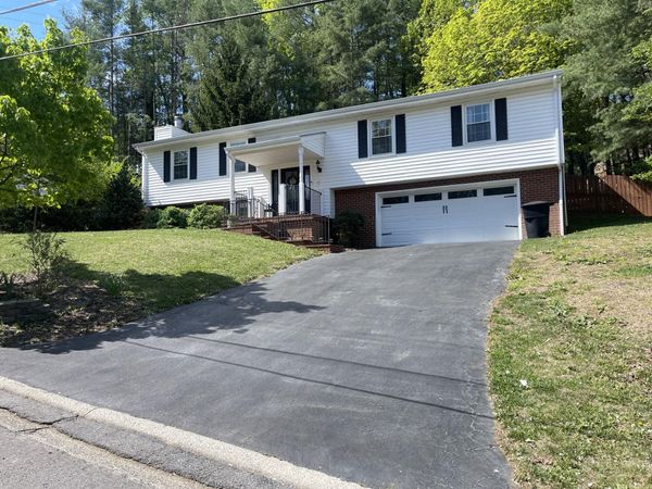 2738 Bobwhite DR , Roanoke, VA 24018