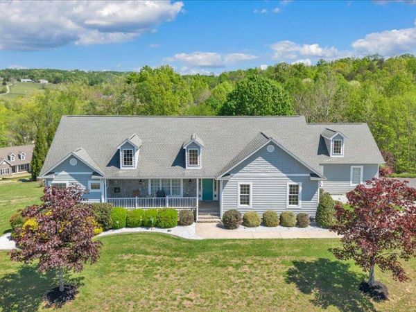 47 Camellia PL , Moneta, VA 24121