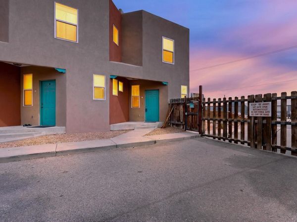 615 Menaul Boulevard NW, UNIT J, Albuquerque, NM 87107