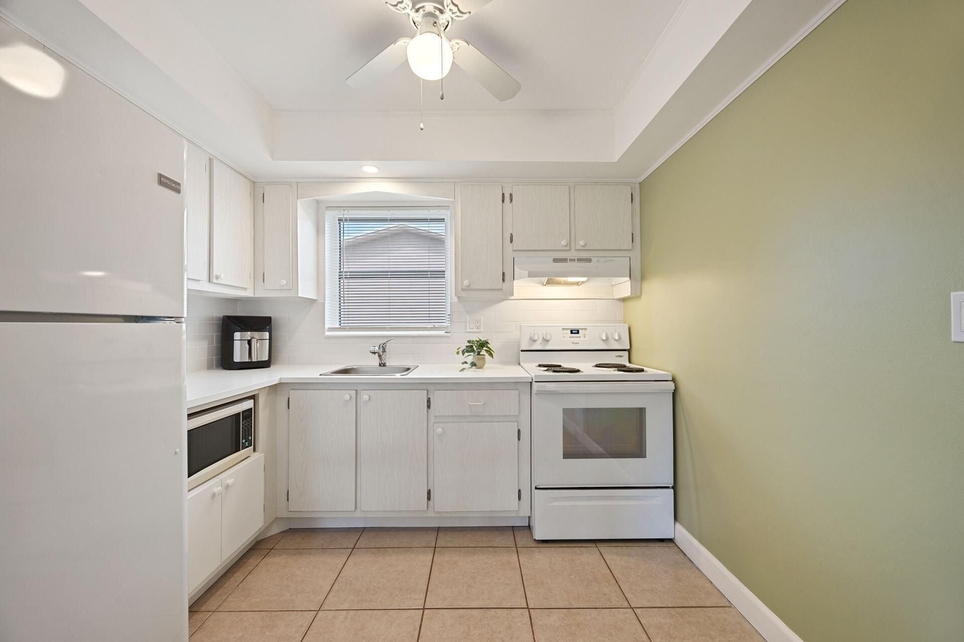 2691 Dudley Dr Drive E, Unit D, West Palm Beach, FL 33415 Photo