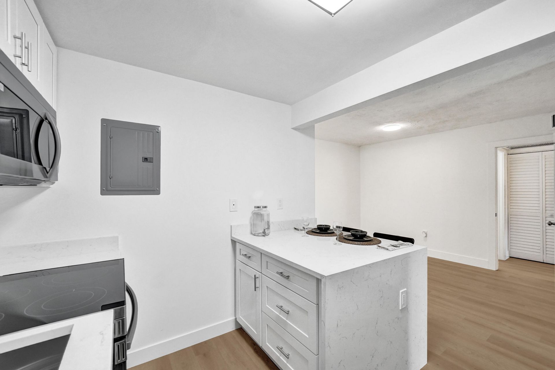 7300 NW 17th Street, Unit 305, Plantation, FL 33313 Photo