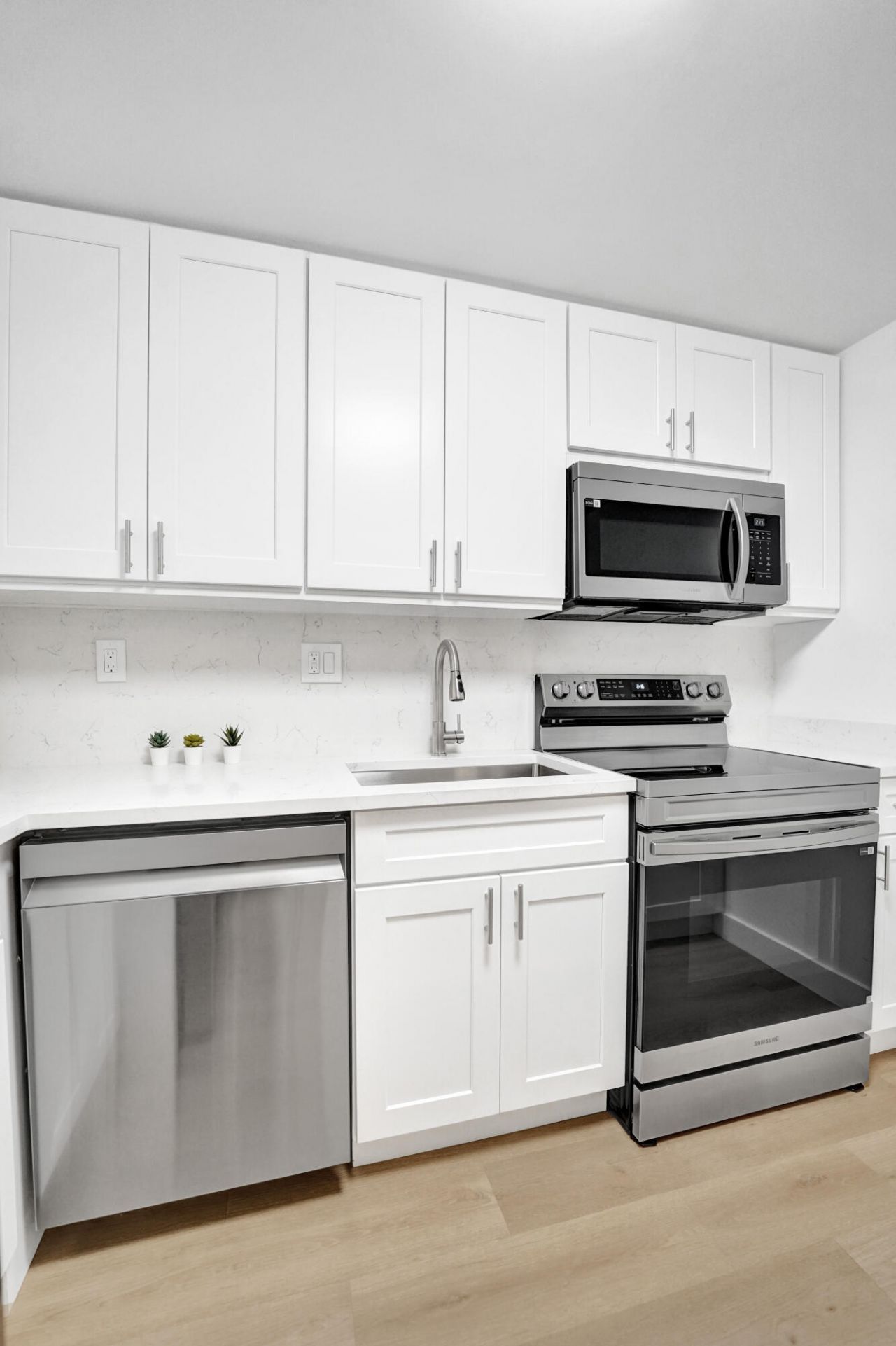 7300 NW 17th Street, Unit 305, Plantation, FL 33313 Photo