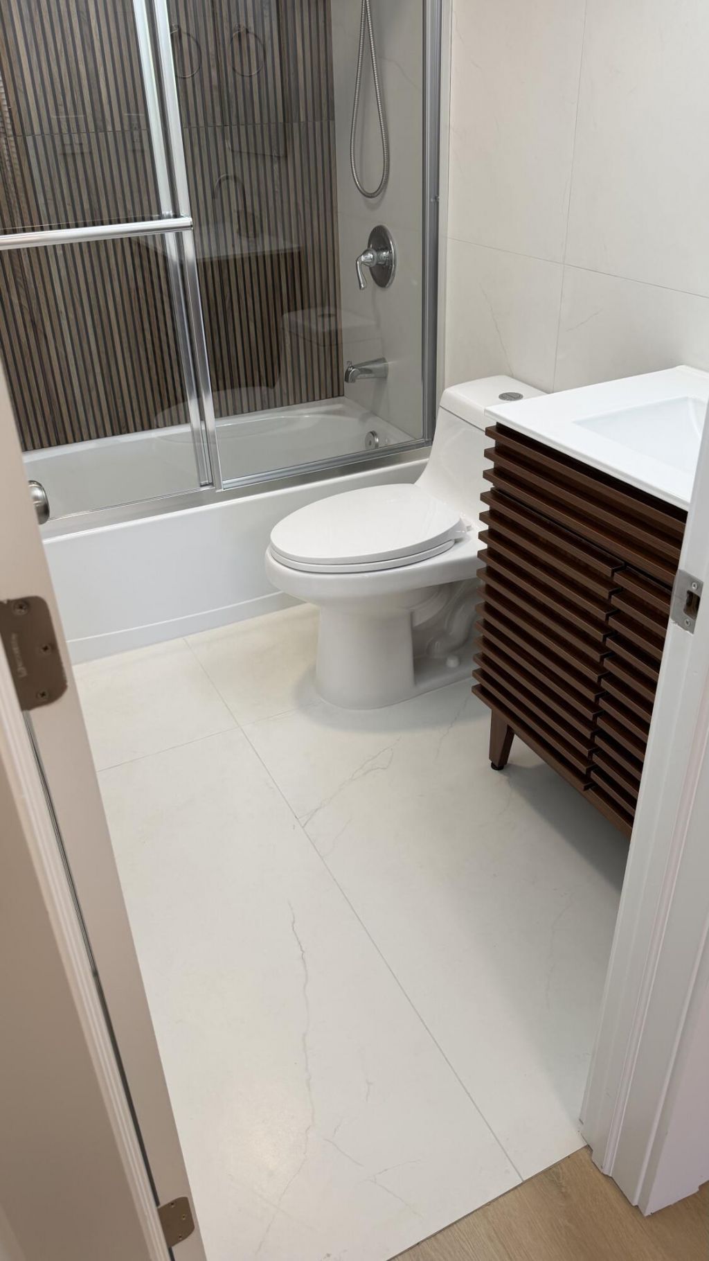 7300 NW 17th Street, Unit 305, Plantation, FL 33313 Photo