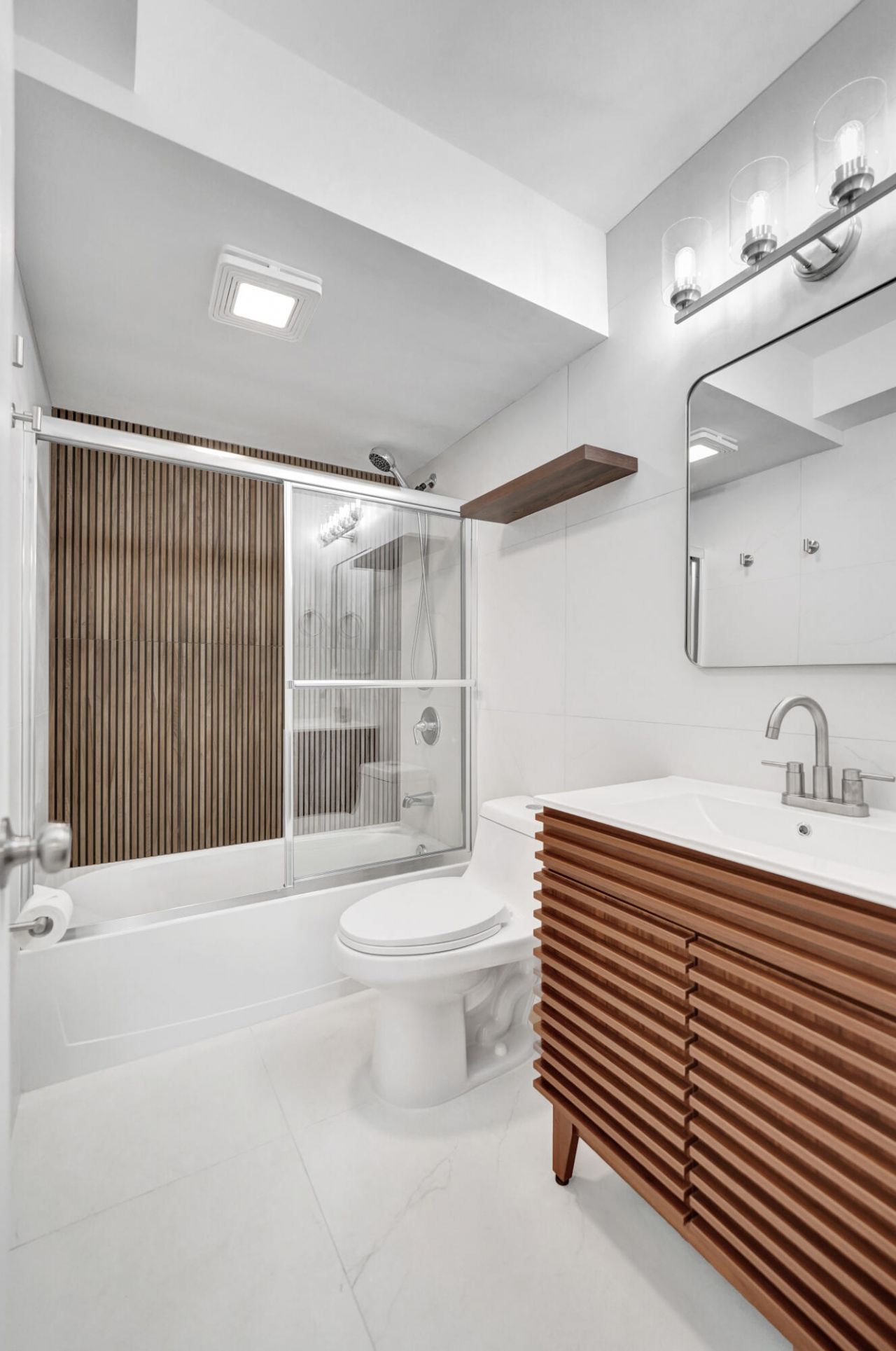 7300 NW 17th Street, Unit 305, Plantation, FL 33313 Photo