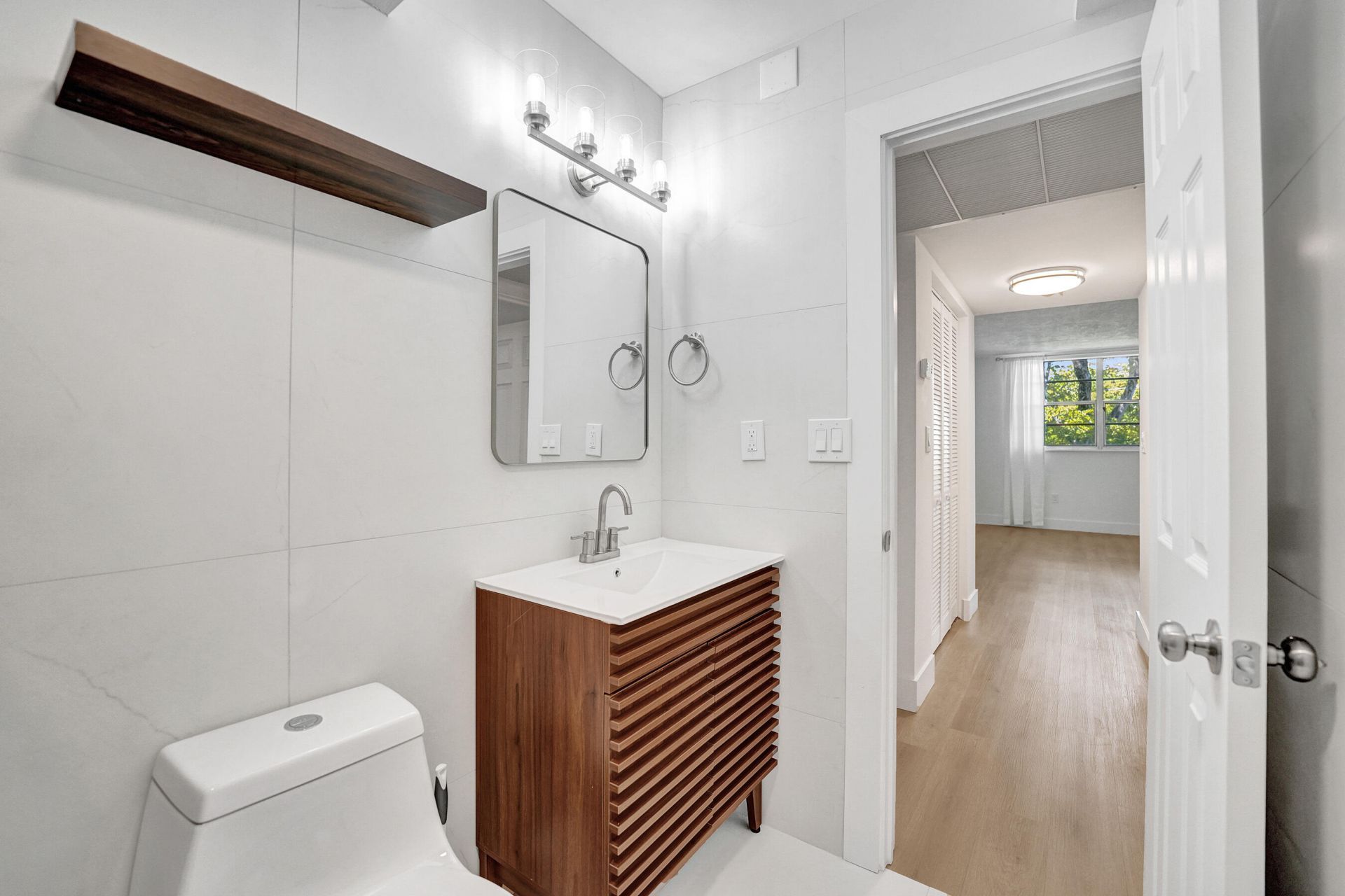 7300 NW 17th Street, Unit 305, Plantation, FL 33313 Photo