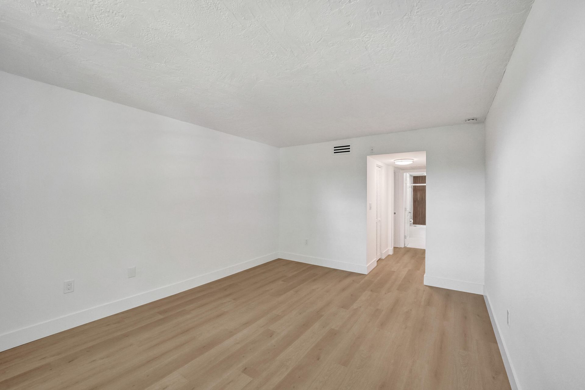 7300 NW 17th Street, Unit 305, Plantation, FL 33313 Photo