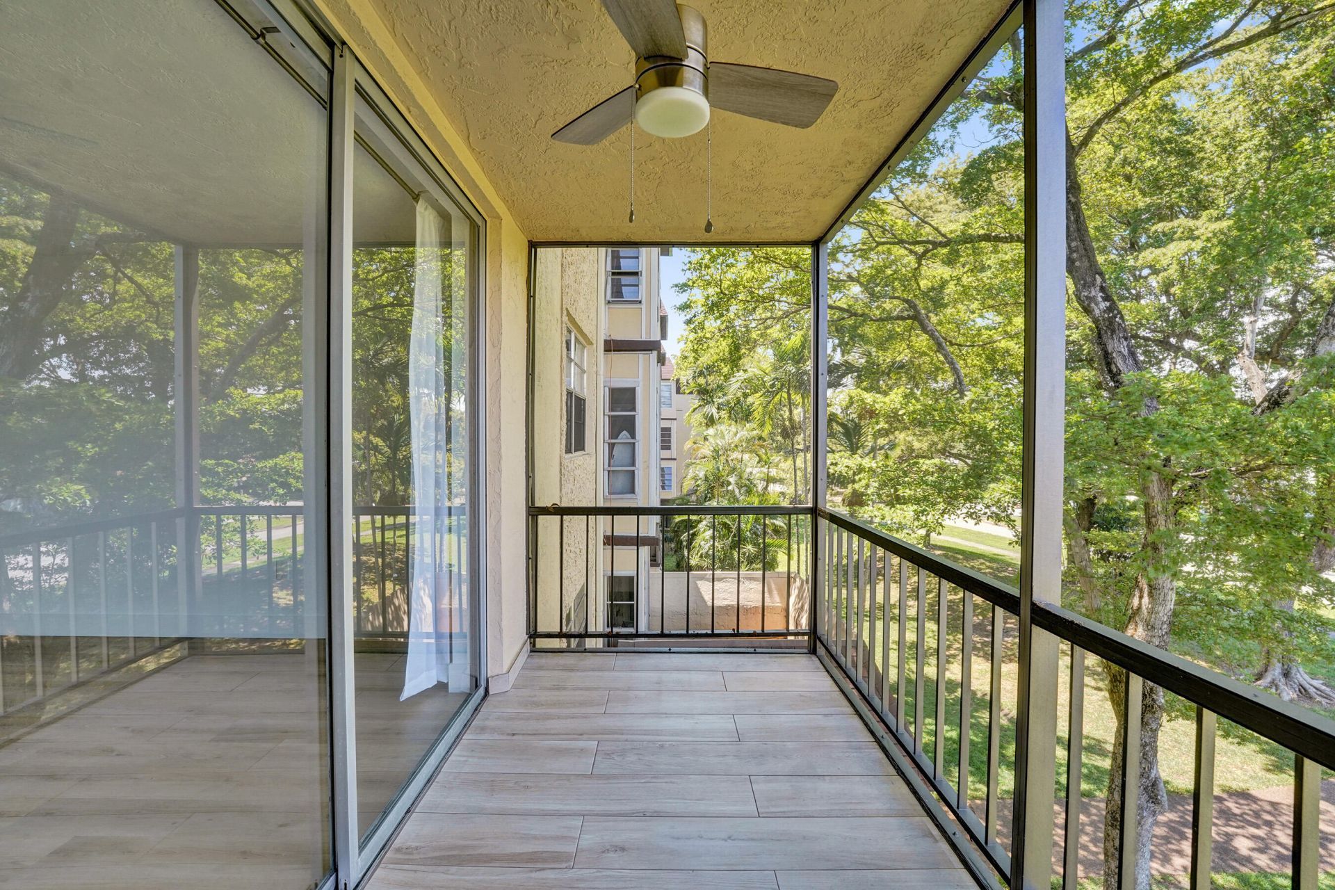7300 NW 17th Street, Unit 305, Plantation, FL 33313 Photo