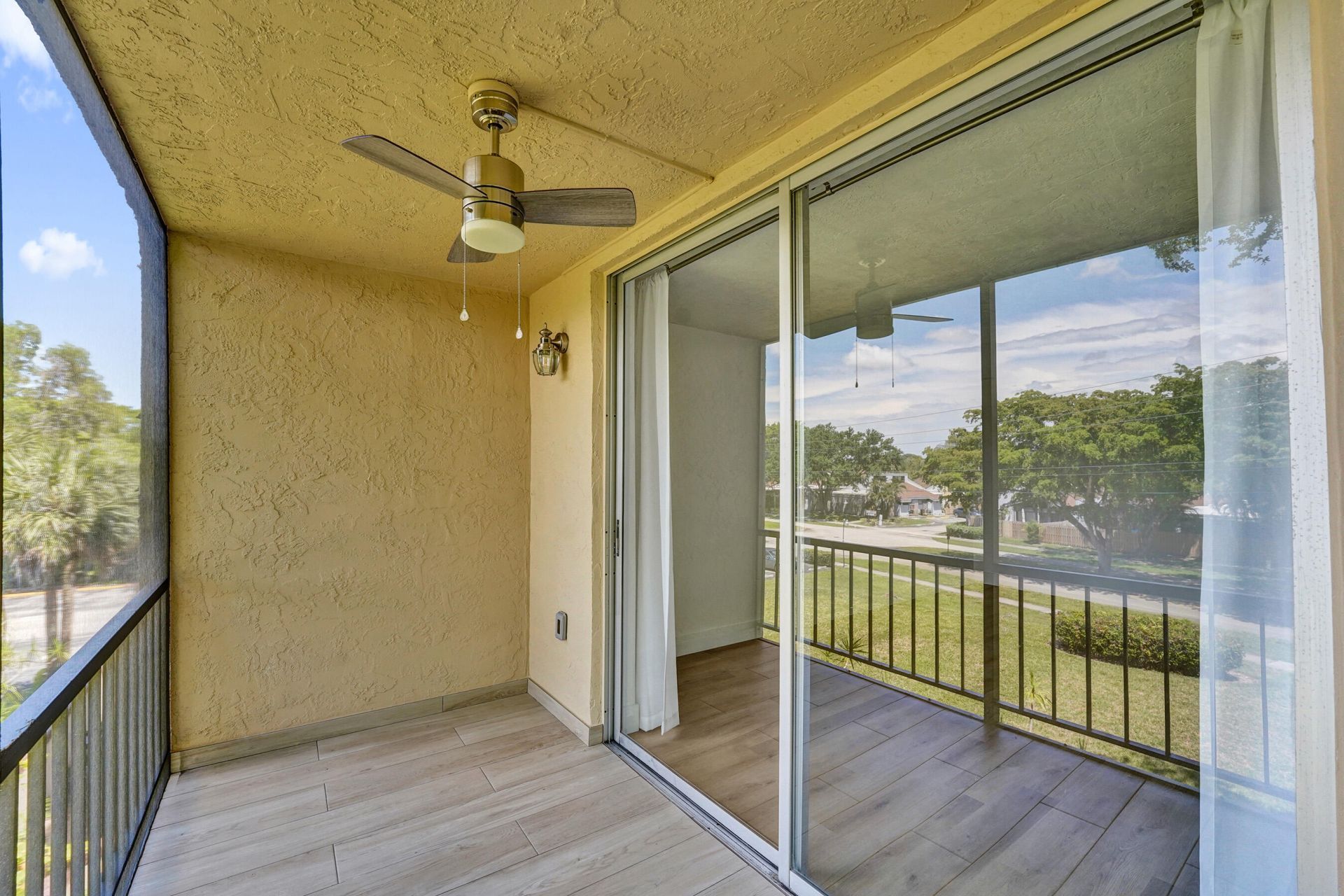 7300 NW 17th Street, Unit 305, Plantation, FL 33313 Photo