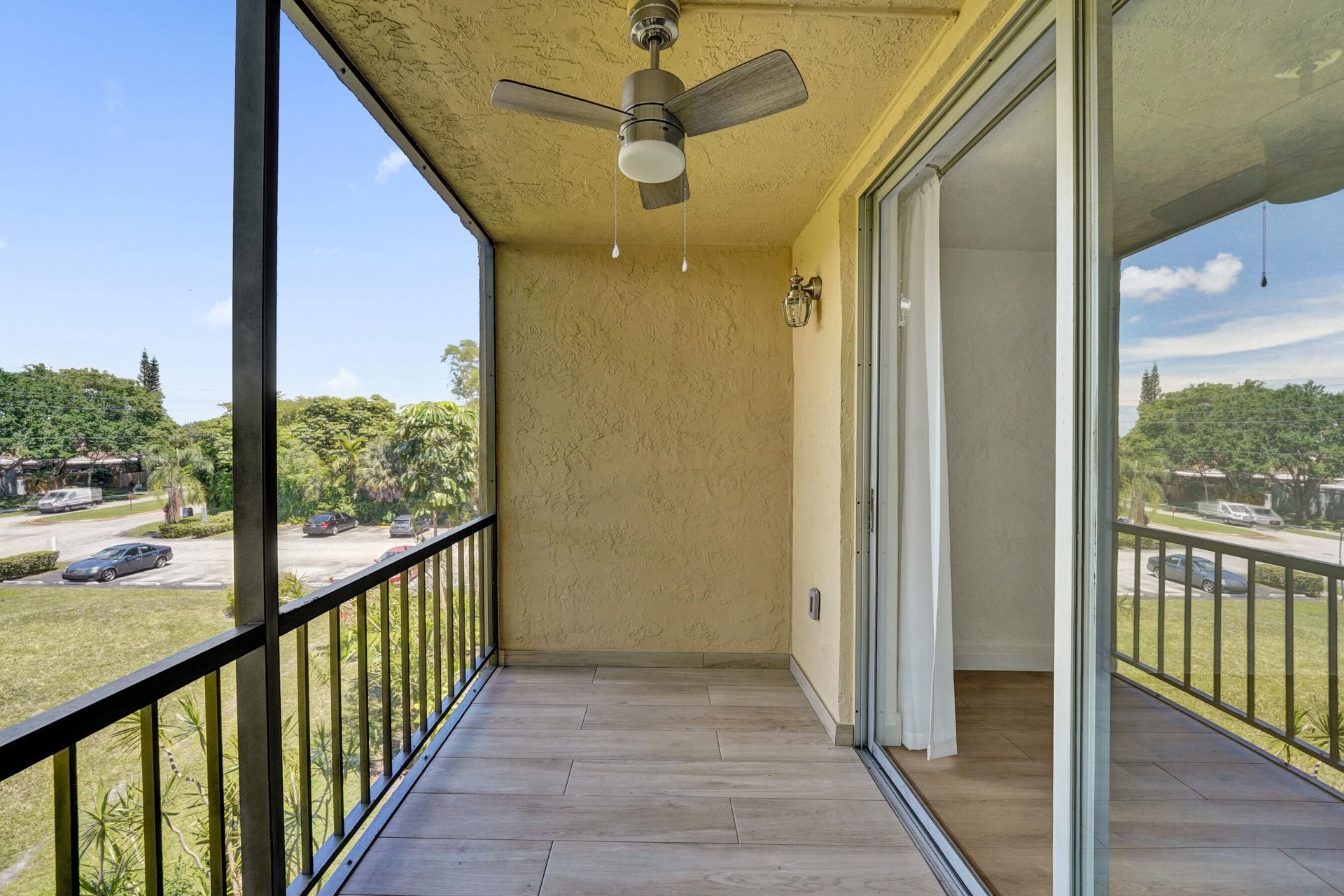 7300 NW 17th Street, Unit 305, Plantation, FL 33313 Photo