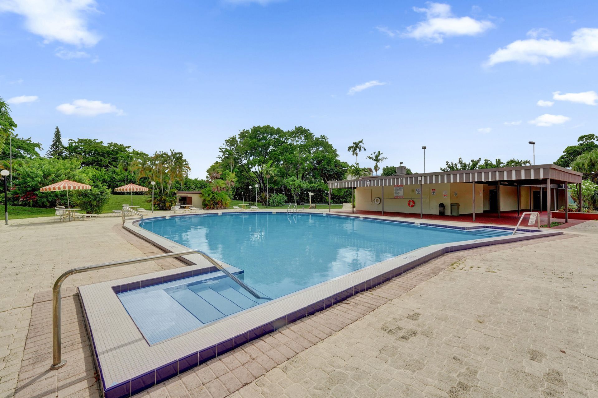 7300 NW 17th Street, Unit 305, Plantation, FL 33313 Photo
