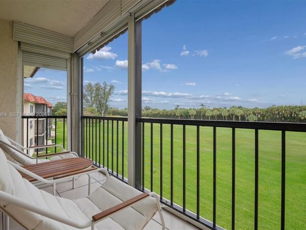 Unit 304, Pembroke Pines, FL 33025