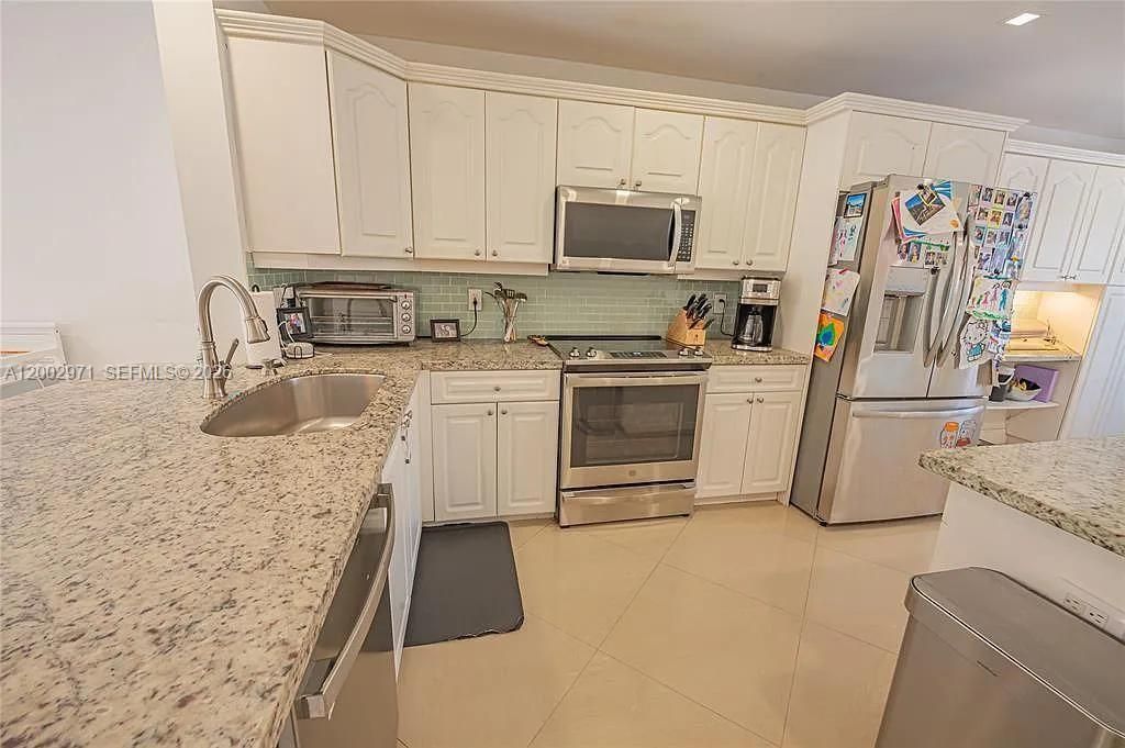 1135 W Lake St , Hollywood, FL 33019 Photo