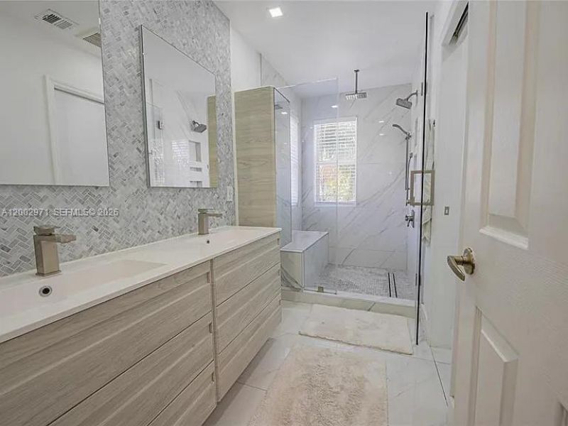 1135 W Lake St , Hollywood, FL 33019 Photo