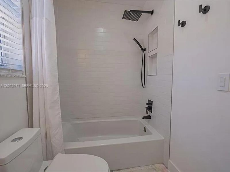 1135 W Lake St , Hollywood, FL 33019 Photo