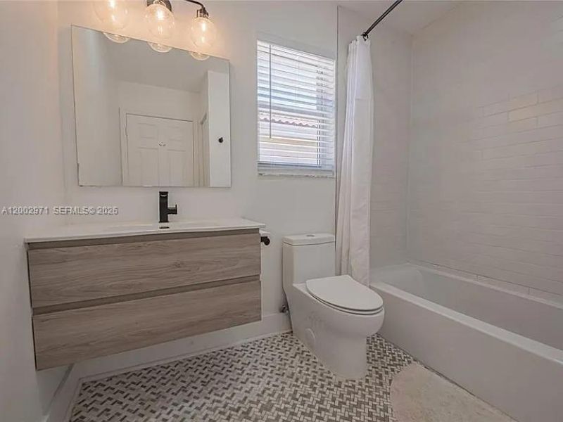 1135 W Lake St , Hollywood, FL 33019 Photo