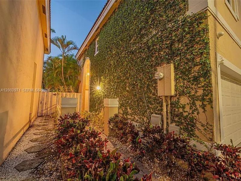 1135 W Lake St , Hollywood, FL 33019 Photo