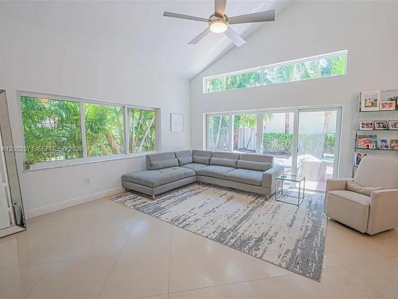 1135 W Lake St , Hollywood, FL 33019 Photo