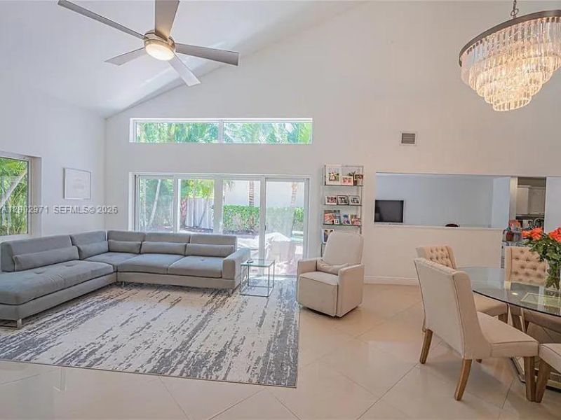 1135 W Lake St , Hollywood, FL 33019 Photo
