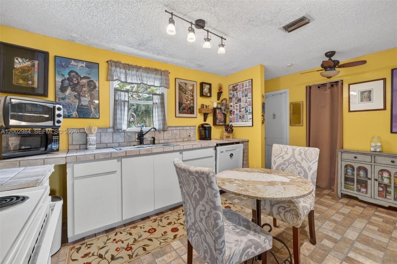1490 NW 8th St, Homestead, FL 33030 Photo