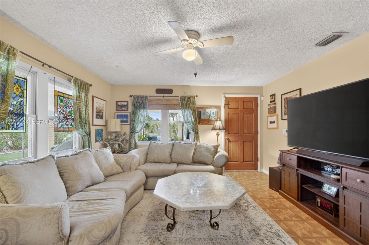1490 NW 8th St, Homestead, FL 33030 Photo