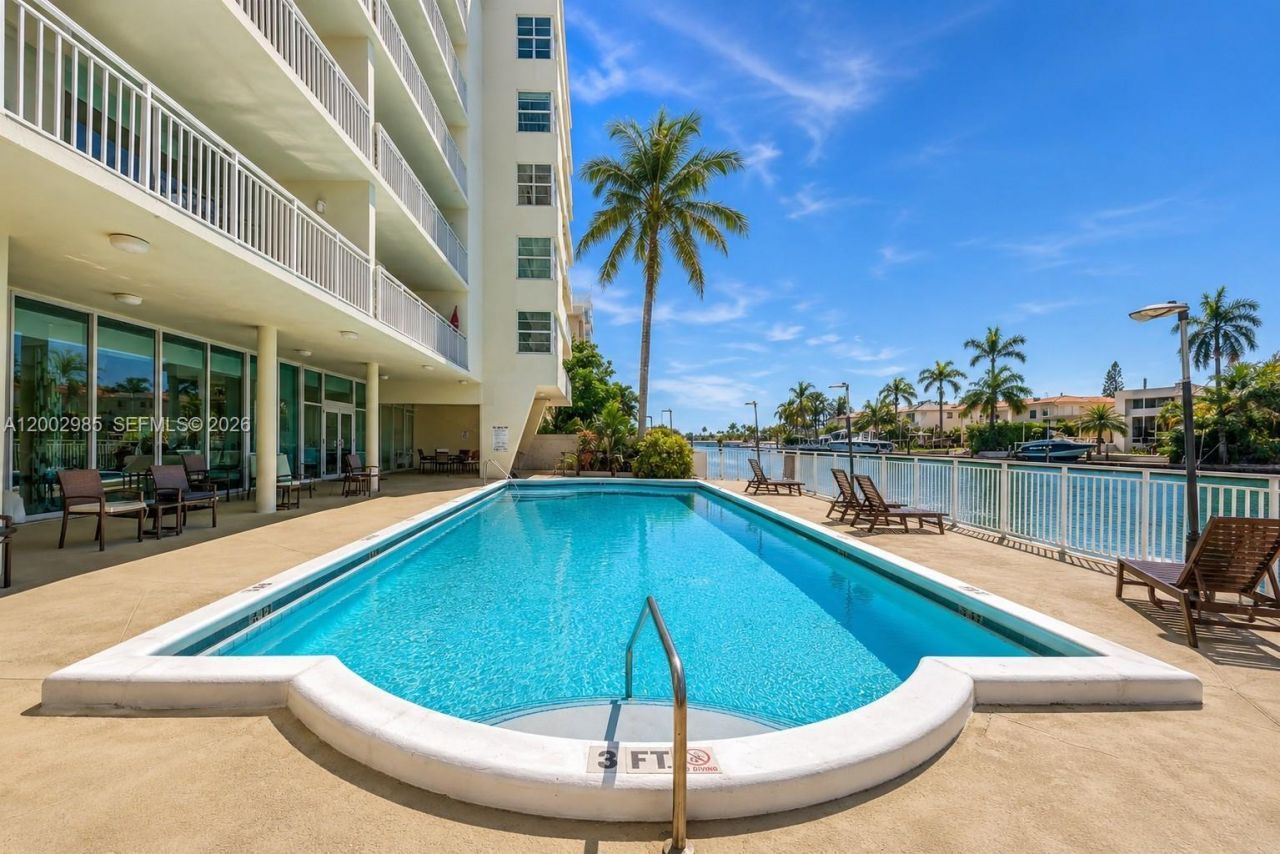 9500 W Bay Harbor Dr, Unit 2G, Bay Harbor Islands, FL 33154 Photo
