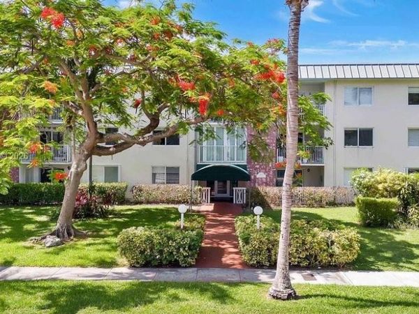 240 Galen Dr, Unit 112, Key Biscayne, FL 33149