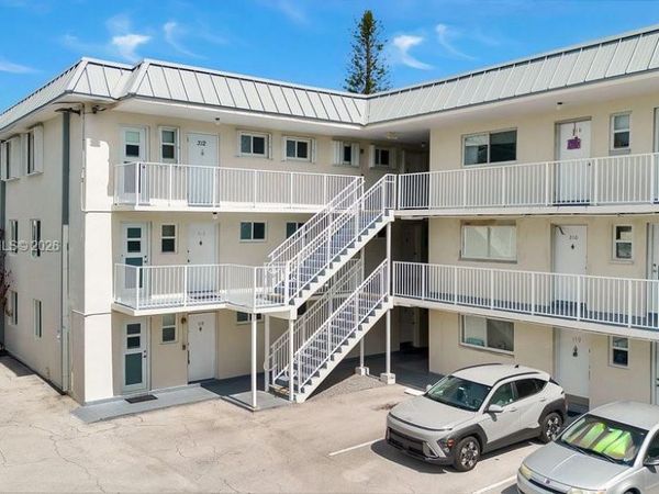 240 Galen Dr , Unit 112, Key Biscayne, FL 33149