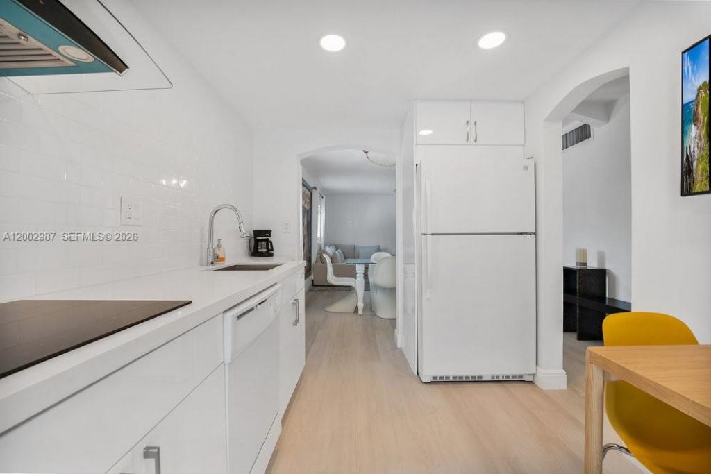 240 Galen Dr, Unit 112, Key Biscayne, FL 33149 Photo