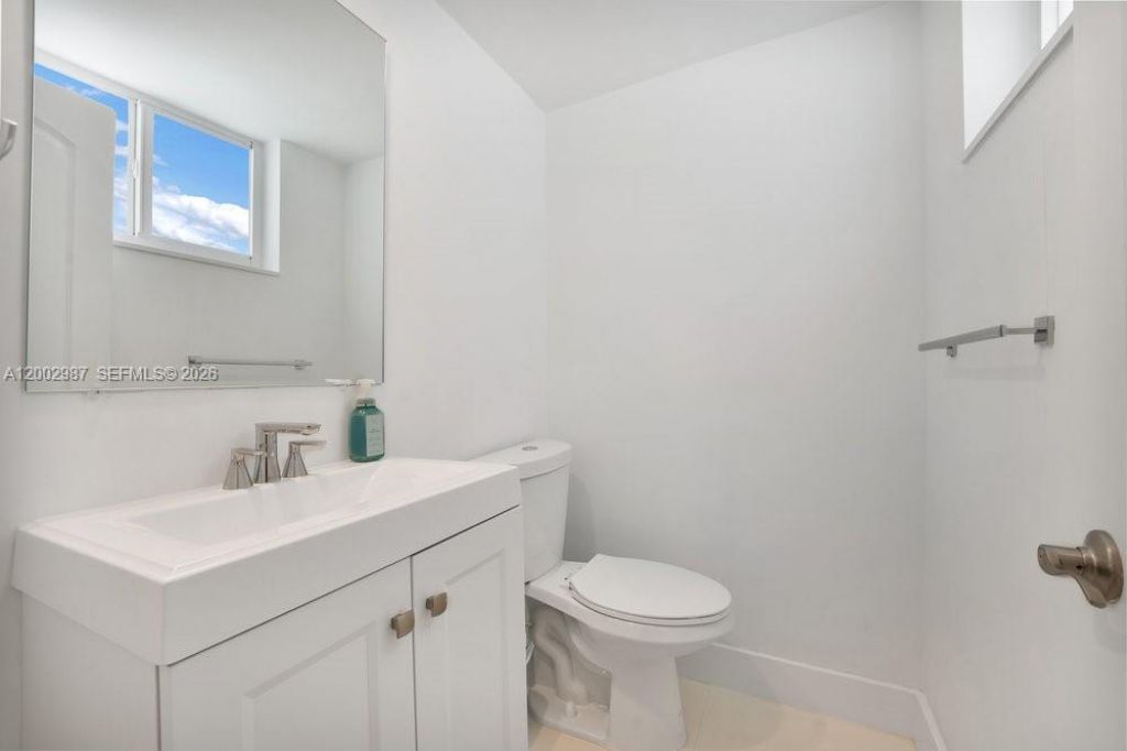 240 Galen Dr, Unit 112, Key Biscayne, FL 33149 Photo