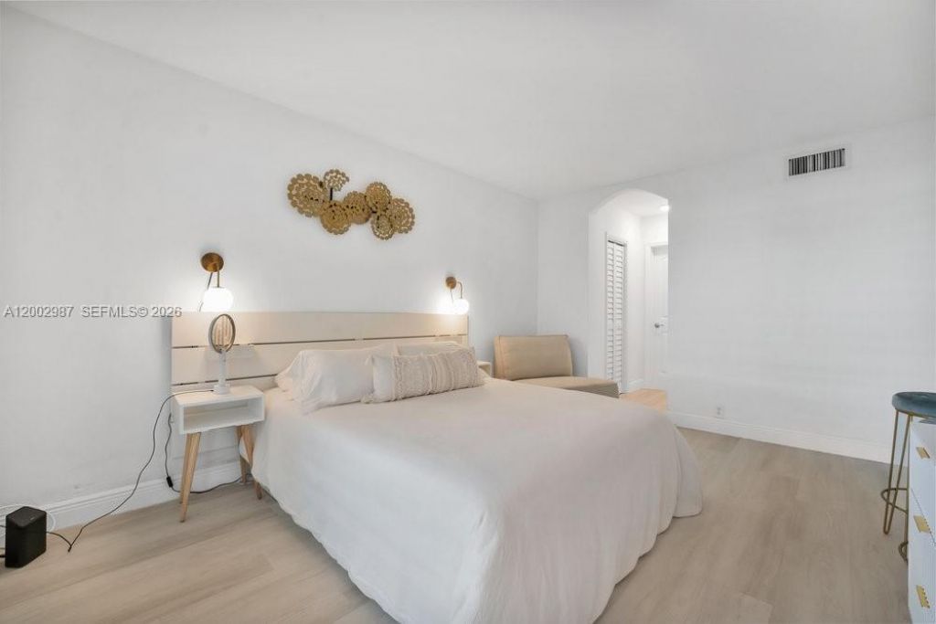 240 Galen Dr , Unit 112, Key Biscayne, FL 33149 Photo