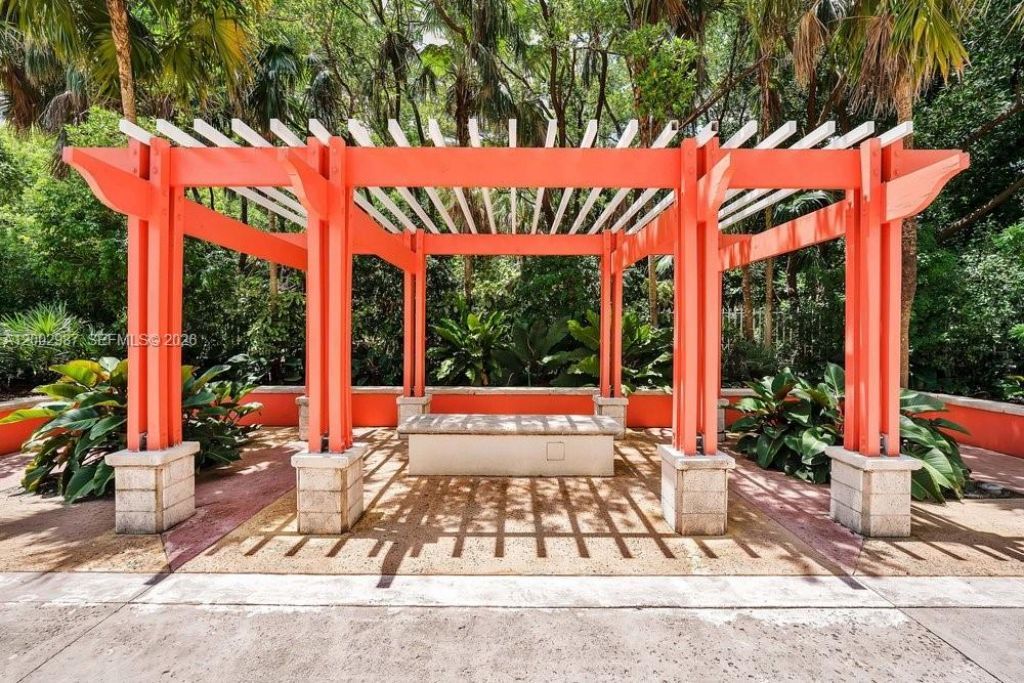 240 Galen Dr , Unit 112, Key Biscayne, FL 33149 Photo