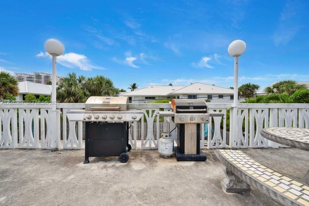 240 Galen Dr , Unit 112, Key Biscayne, FL 33149 Photo