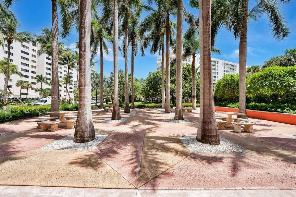 240 Galen Dr , Unit 112, Key Biscayne, FL 33149 Photo